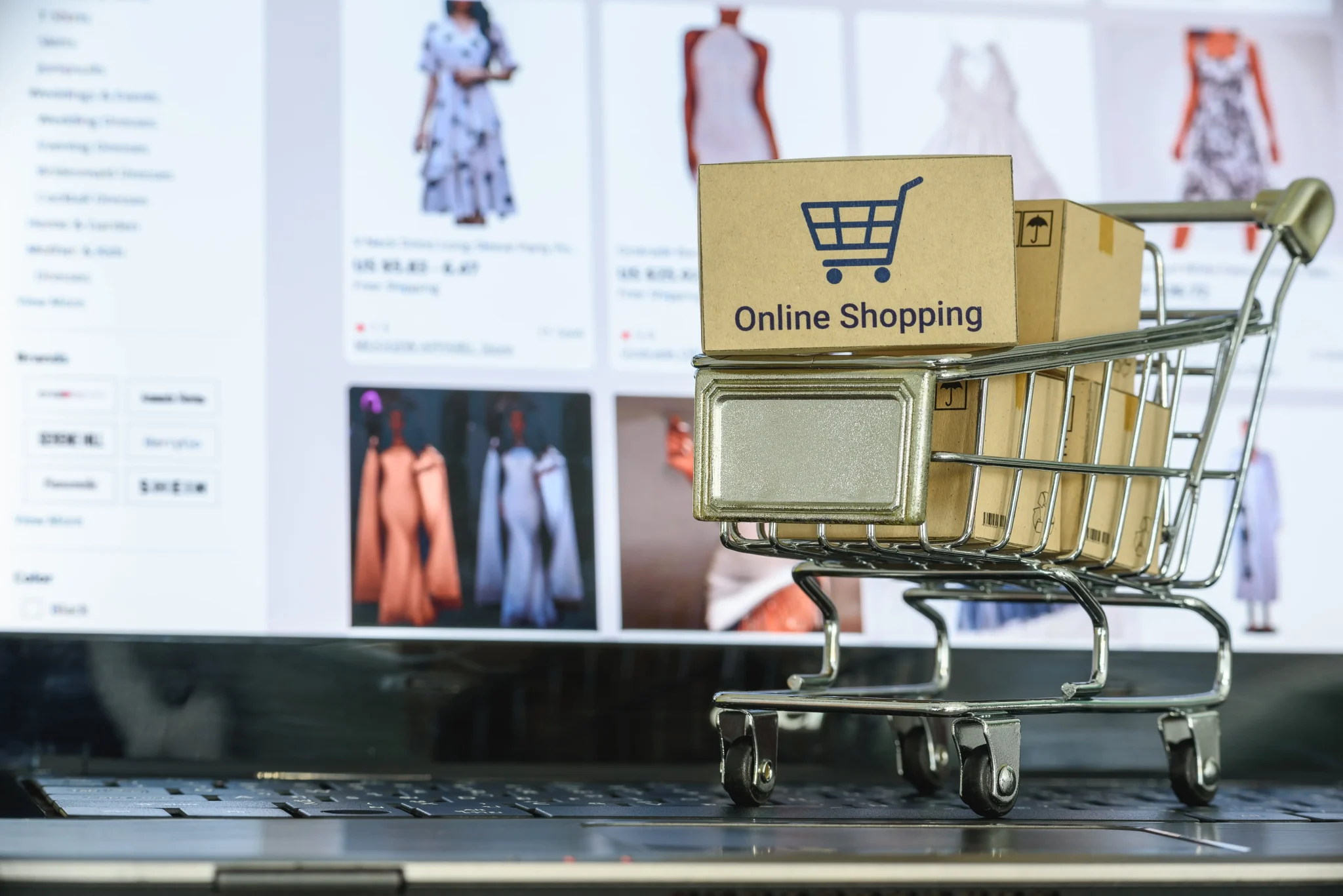 IT Strategies for Improving E-Commerce Customer Experiences